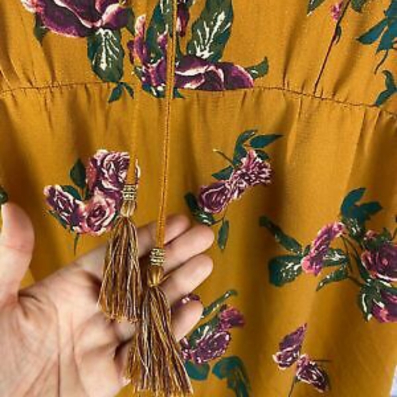 *V NECK TIERED RUFFLE MUSTARD FLORAL PRINT DRESS SIZE MED YELLOW PEASANT NEW - Picture 8 of 11